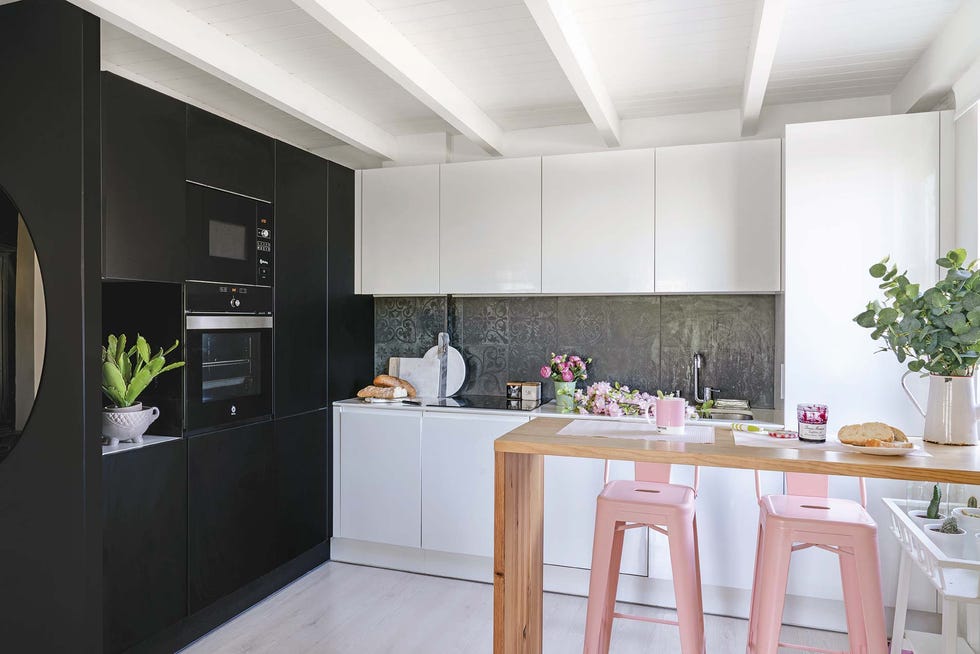 La casa de Luana: Cocina en color negro