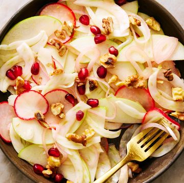 https://hips.hearstapps.com/hmg-prod/images/fresh-fennel-salad-with-apples-and-radishes1-1670433793.jpg?crop=0.683xw:1.00xh;0.160xw,0&resize=360:*