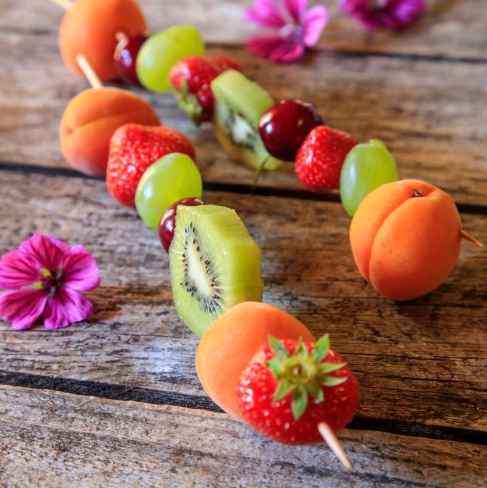 葡萄草莓奇異果水果串