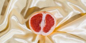 grapefruit op silk achtergrond