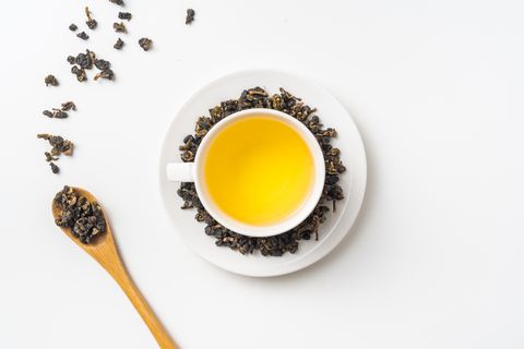 fresh taiwan oolong tea and cup