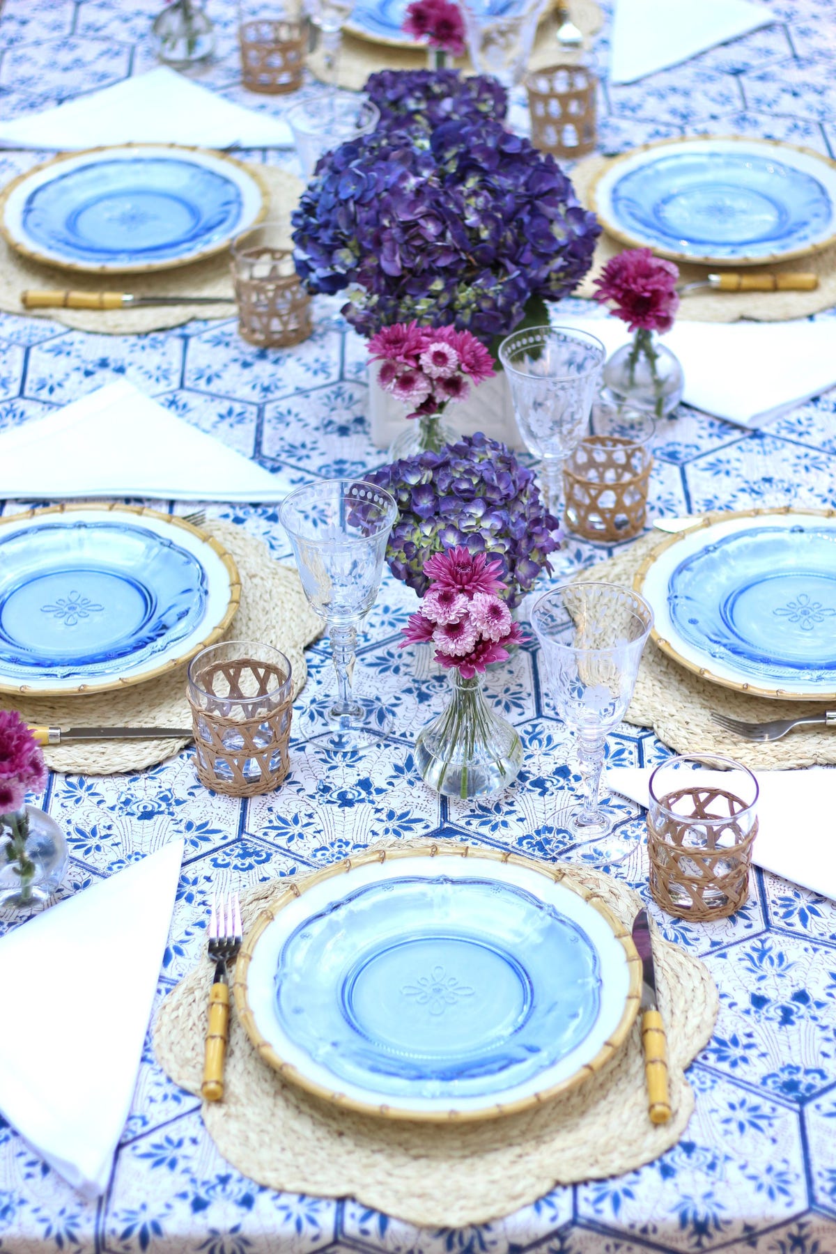 These Designer Tablescape Rental Companies Make High-End Hosting Easy