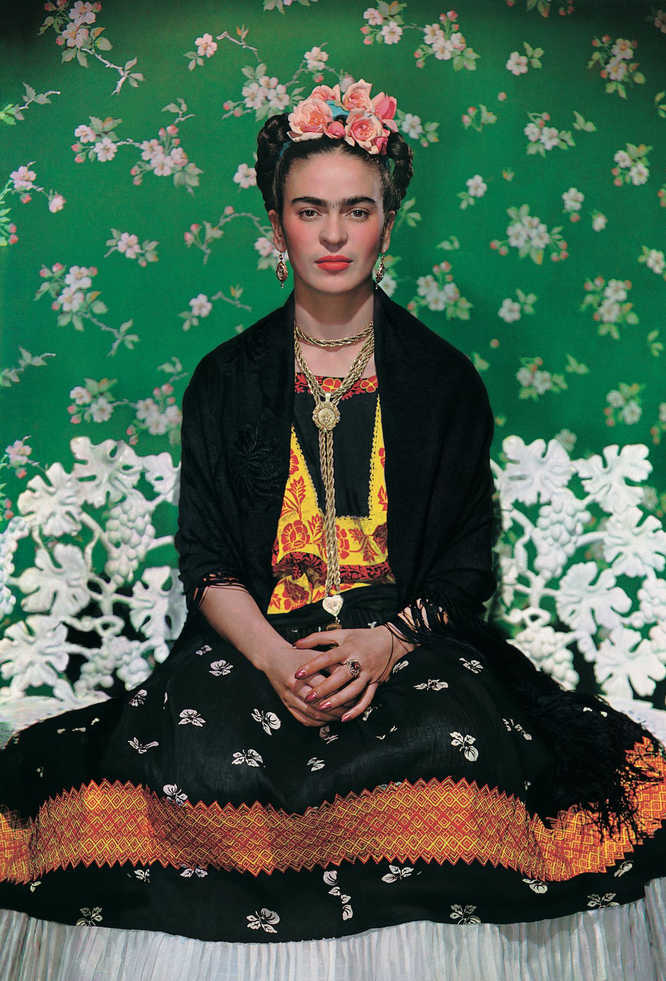 Il guardaroba segreto di Frida Kahlo. Abiti, bustier, protesi e accessori  della grande artista messicana, nelle foto di Ishiuchi Miyako. In mostra a  Londra