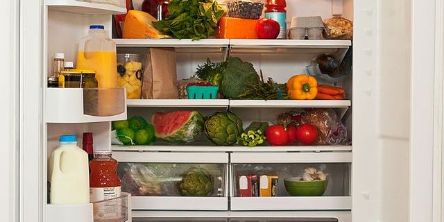 इन चीजों को भूलकर भी ना रखें फ्रिज में, सेहत पर पड़ेगा बुरा असर Do not keep these things in the fridge even by mistake, it will have bad effect on health.