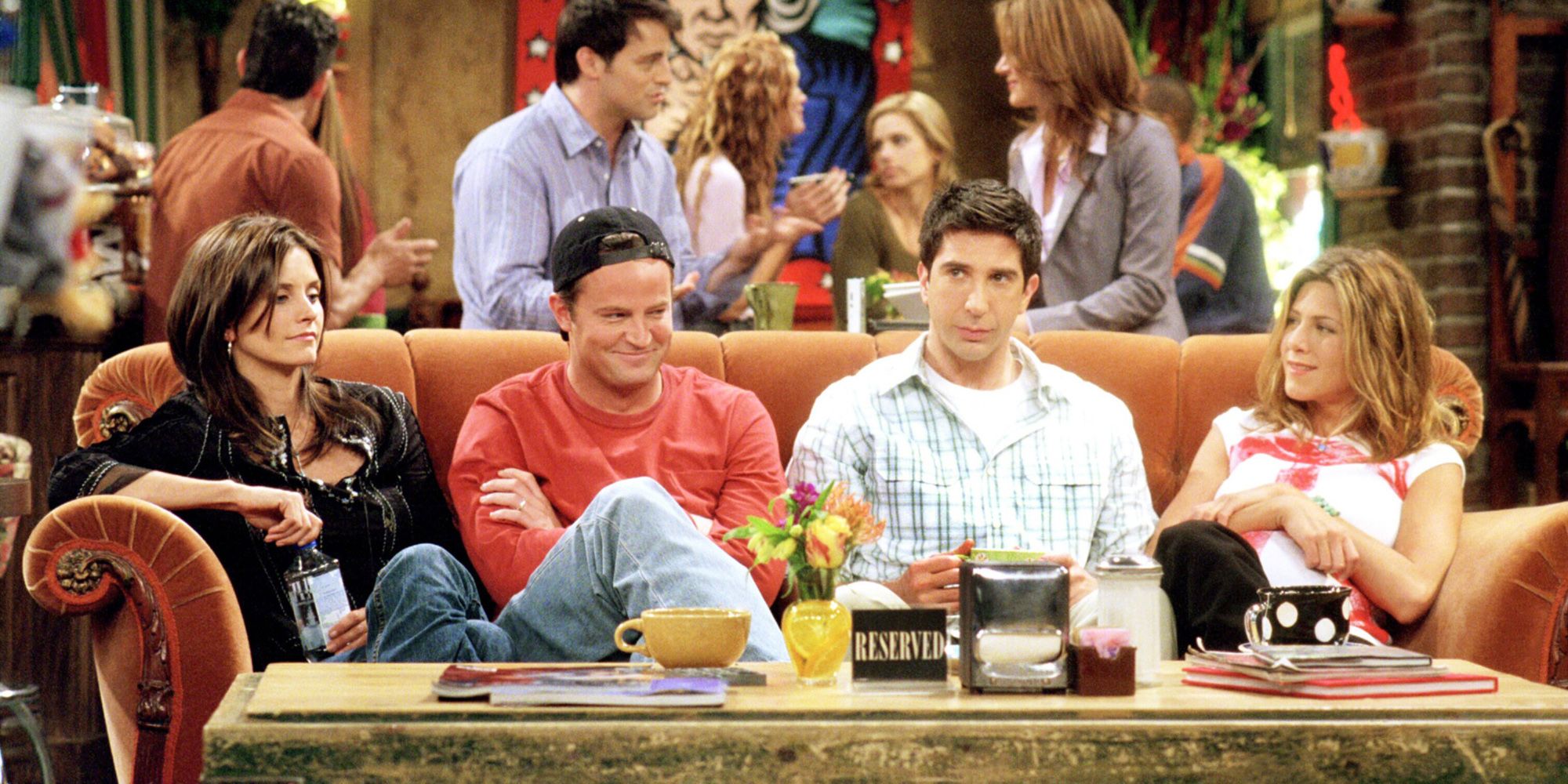 Perché se sei nata negli anni 90 vedere Friends potrebbe essere imbarazzante