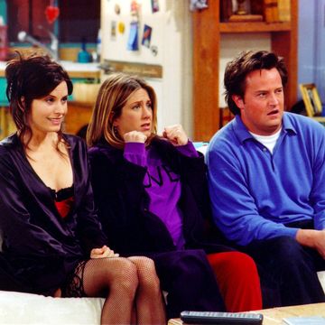 jennifer aniston says she was unaware of matthew perry's "selftorture" while filming friends