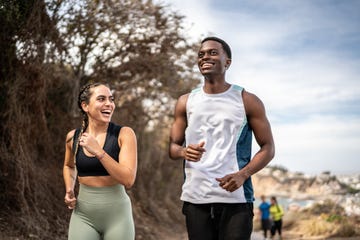 friends talking while running Mafate outdoors