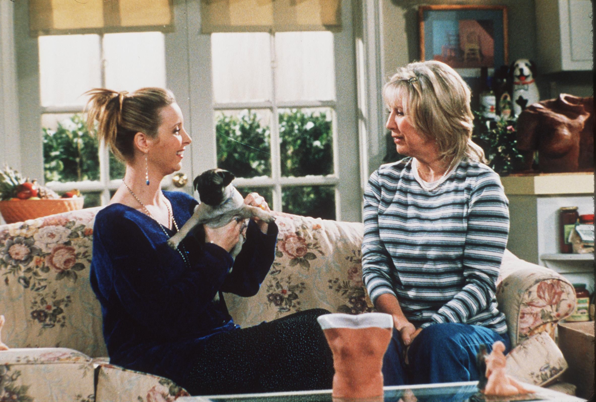 Lisa Kudrow pays tribute to Friends' co-star Teri Garr after her death