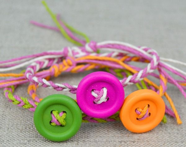 12 Bracelet Ideas to Make with Your Kids - Craft projects for