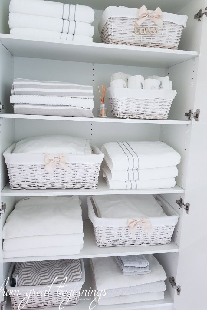 15 Best Linen Closet Organization Ideas & Tips