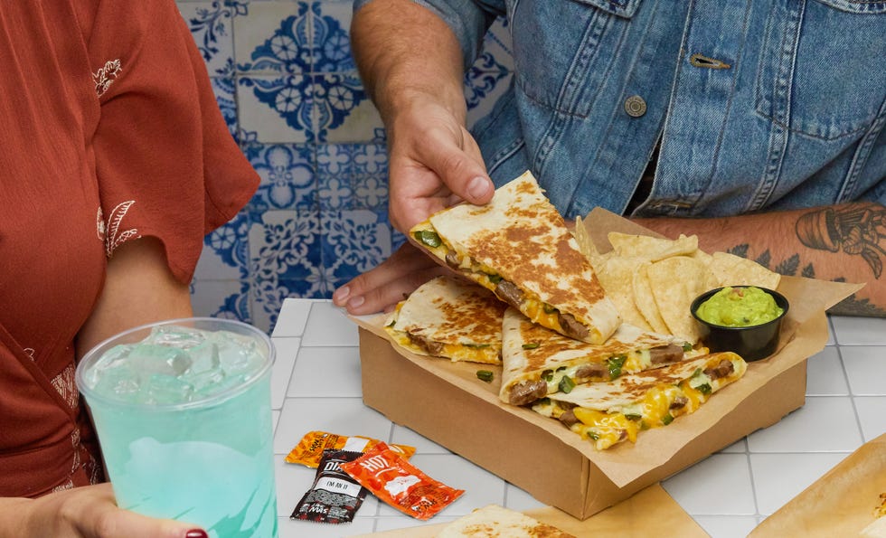 Food, Junk food, Dish, Cuisine, Fast food, Quesadilla, Ingredient, Meal, Finger food, Brunch, 