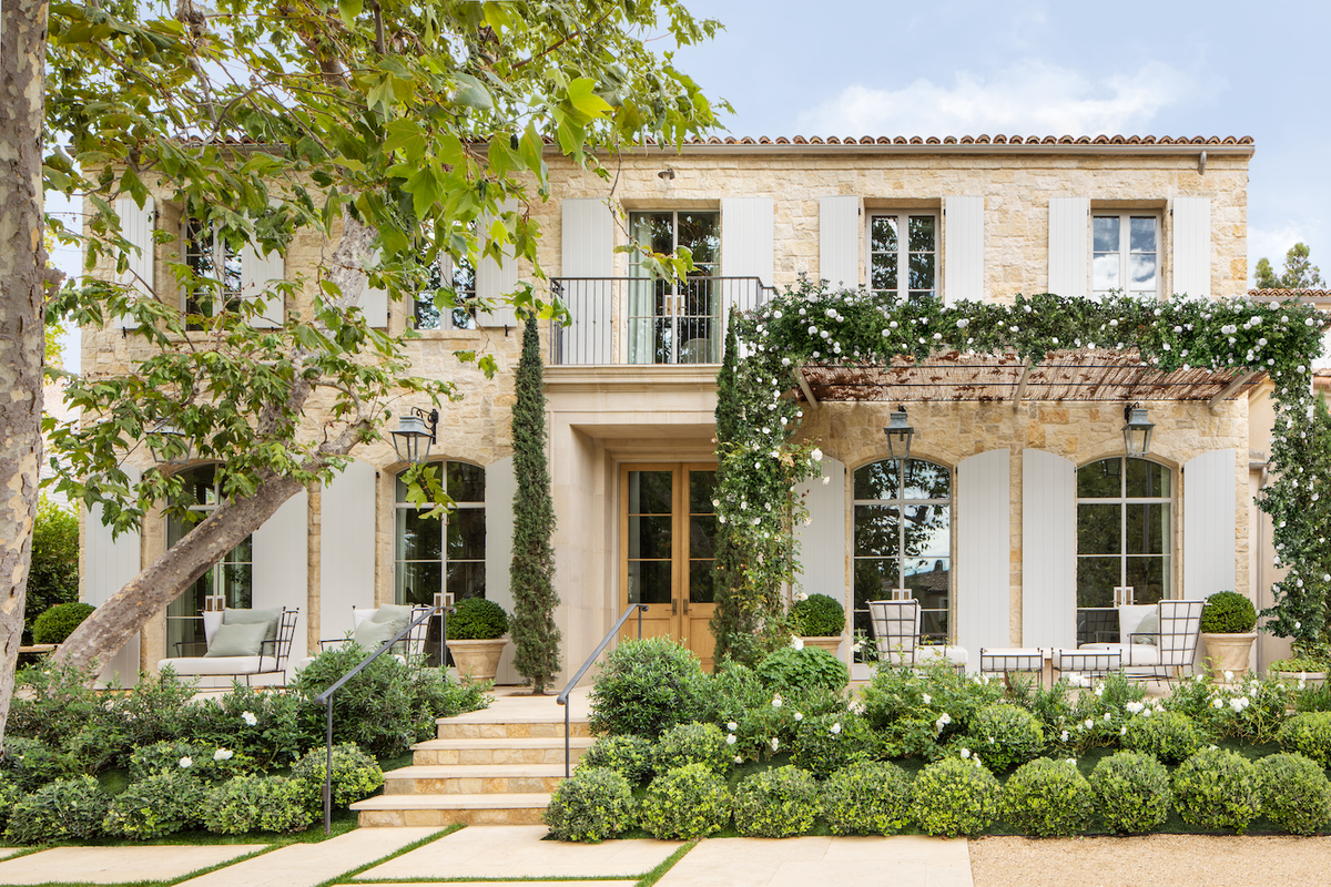 10 Fragrant Front Door Plants That Make Your Entryway Smell So Good