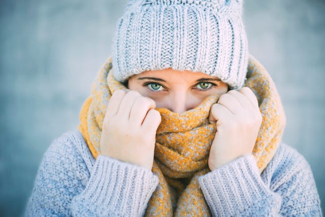 mujer invierno rostro frio