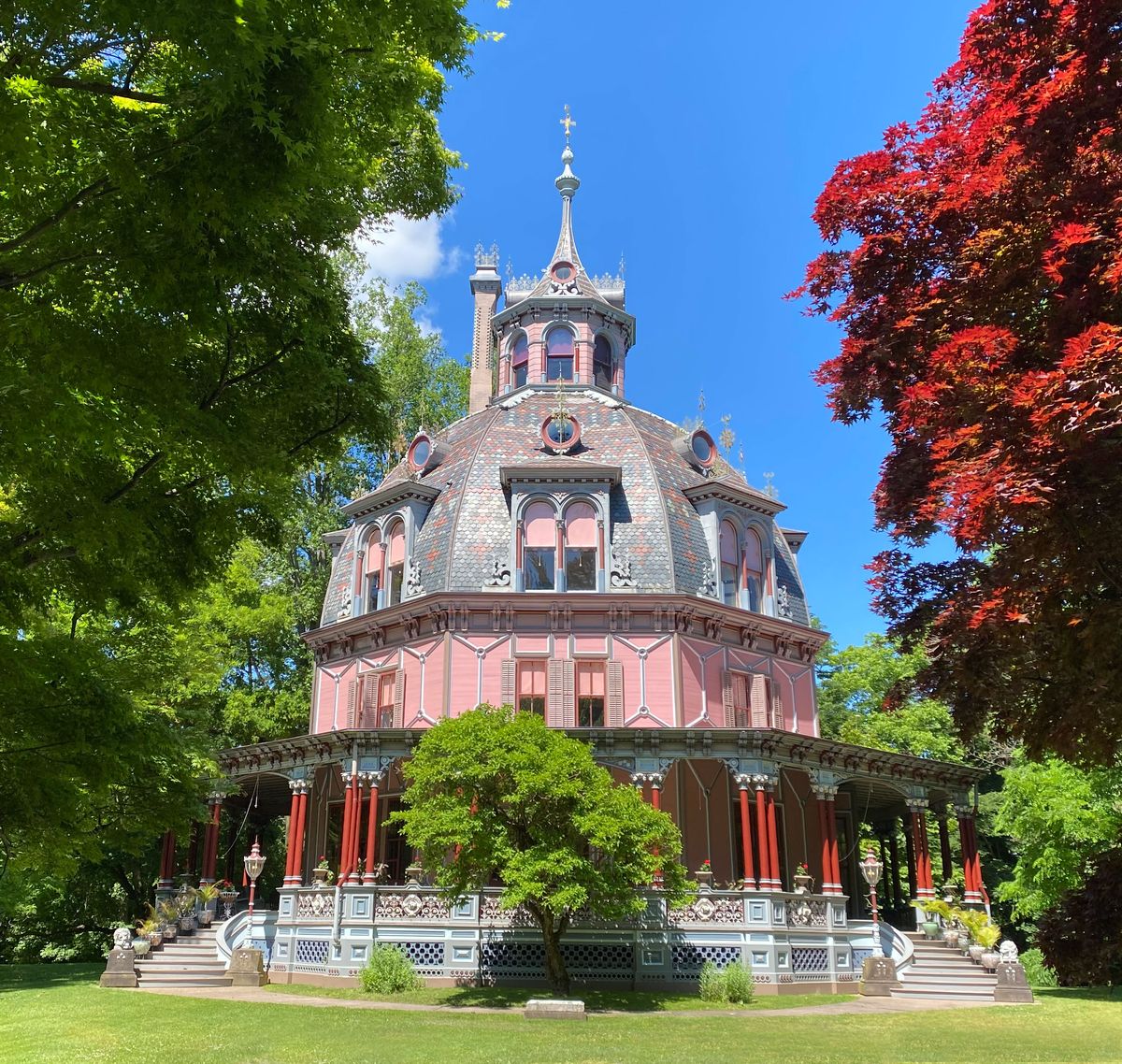 the armour stiner octagon house in irvington, new york