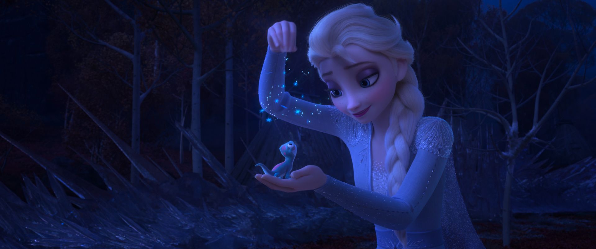 Does Elsa Get a Girlfriend in Frozen 2