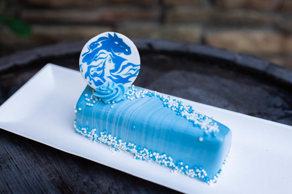 Blue, Water, Blue and white porcelain, Porcelain, Cake, Fondant, Dessert, 