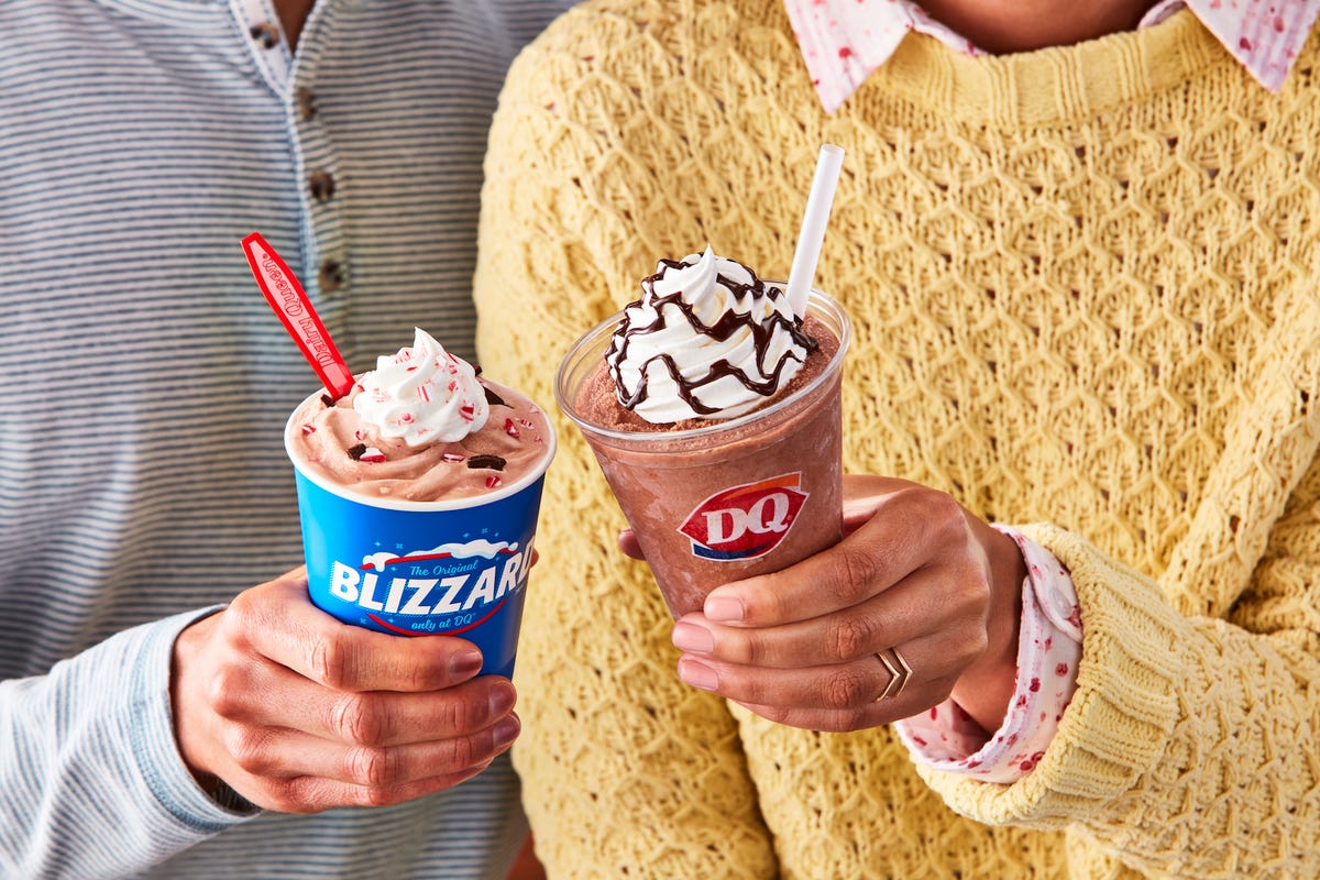 preview for This Dairy Queen-Themed Cake Is Overflowing With Blizzard Mix-Ins