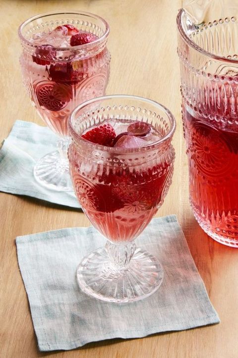 fruit cocktails strawberry sangria