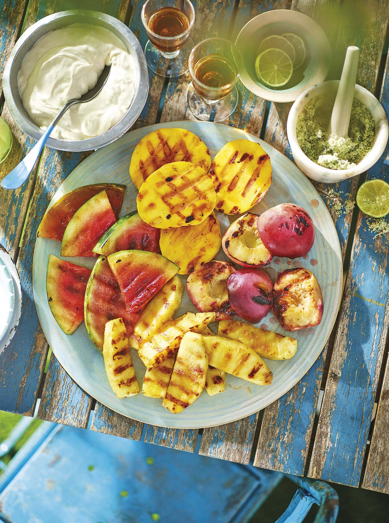 fruta con azúcar de menta y mascarpone