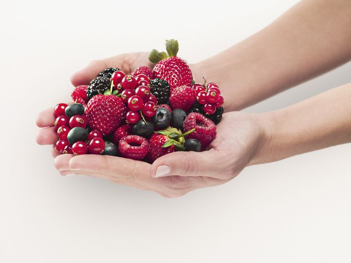 frutos rojos y fresas, 20 alimentos para combatir la celulitis
