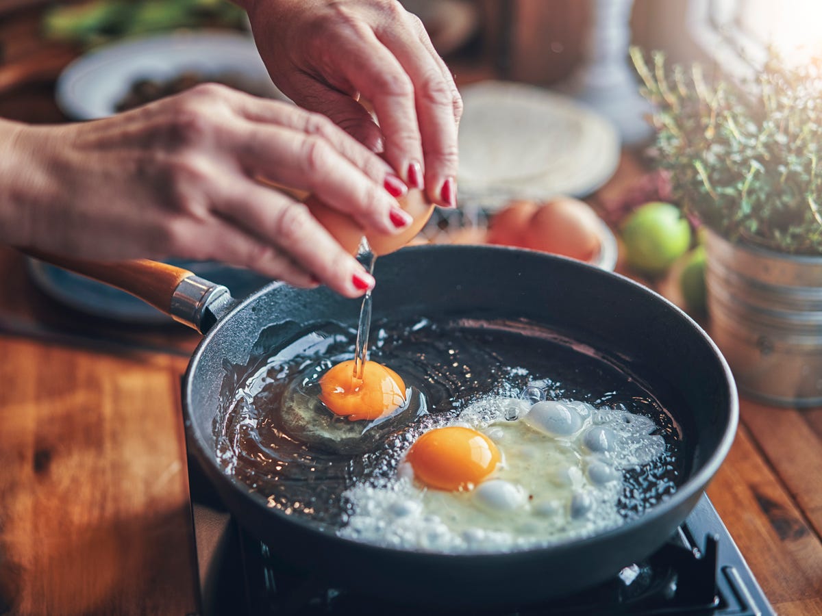 How To Cook With Cast Iron 