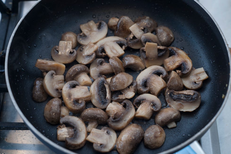 Frying white mushrooms for risotto
