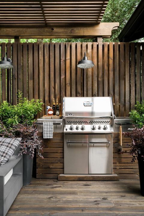This Outdoor Kitchen is Perfect For Summer Parties and Cooking Outdoors ...