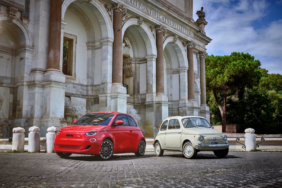 2024 Fiat 500e Photo Gallery