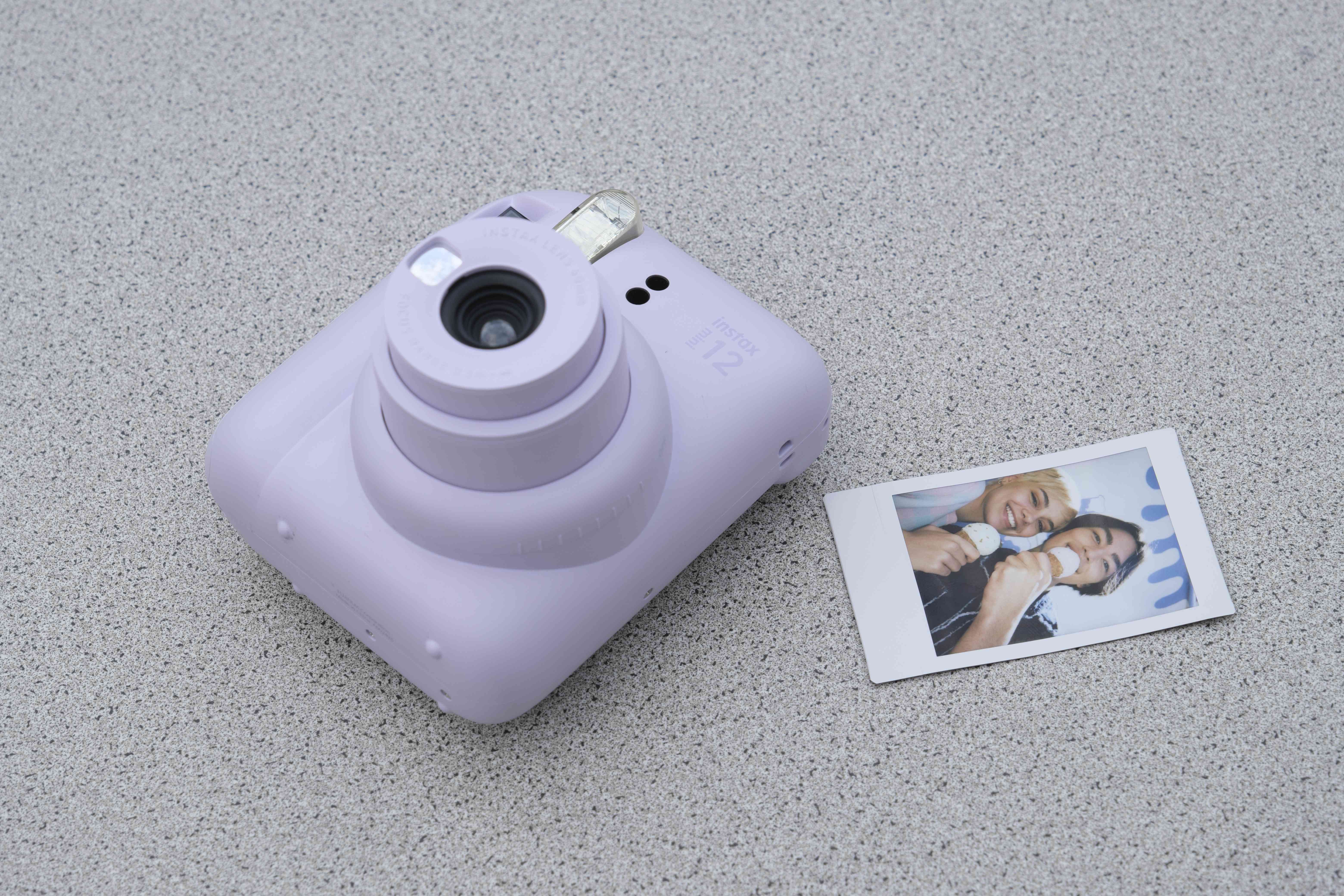Fujifilm presenta sus nuevas y coloridas cámaras instantáneas Mini Instax 9