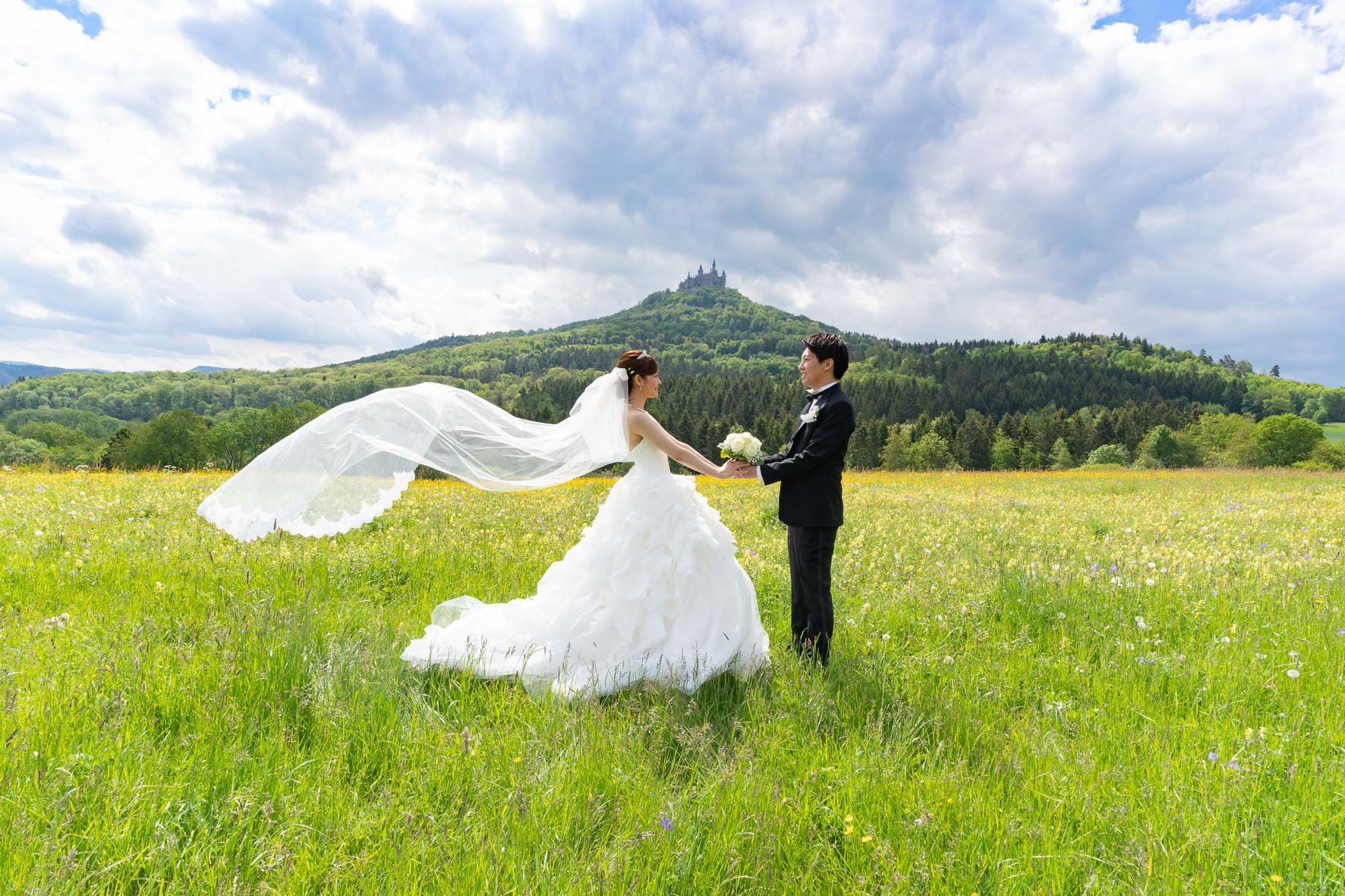 ブライダル衣装見本写真　157枚　バラ売り不可　【結婚式場の衣装パンフ写真です】 花嫁アルバム】オフィシャル・ブライズ NO.19 ふじはるさん