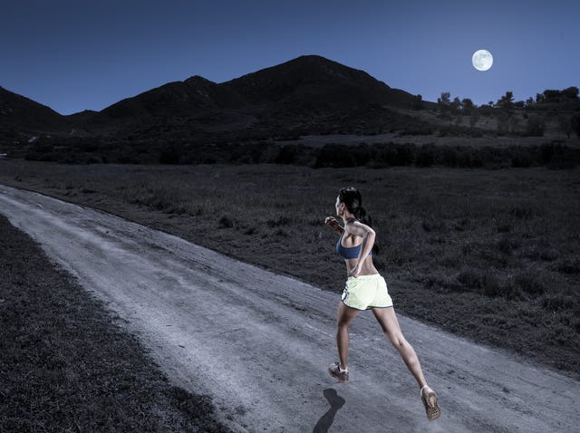 Valencia agota dorsales y Barcelona se amplía: carrera bajo la luna llena