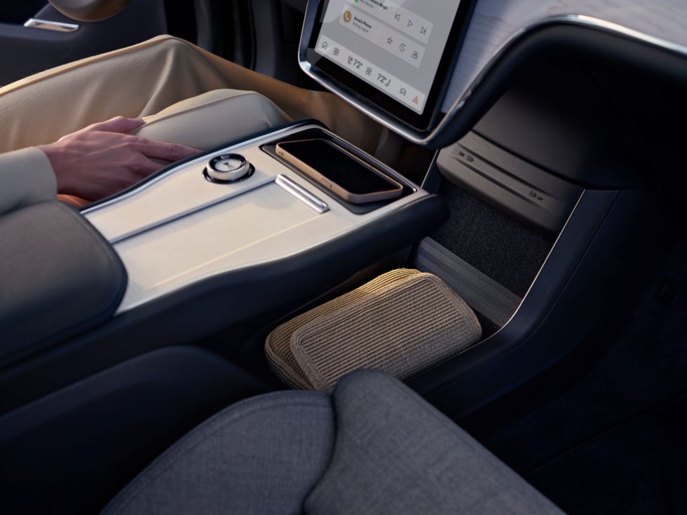 2025 volvo ex90
