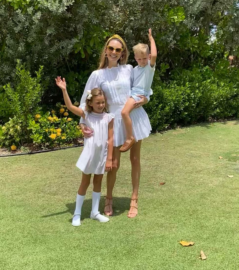 elizabeth chambers with her children