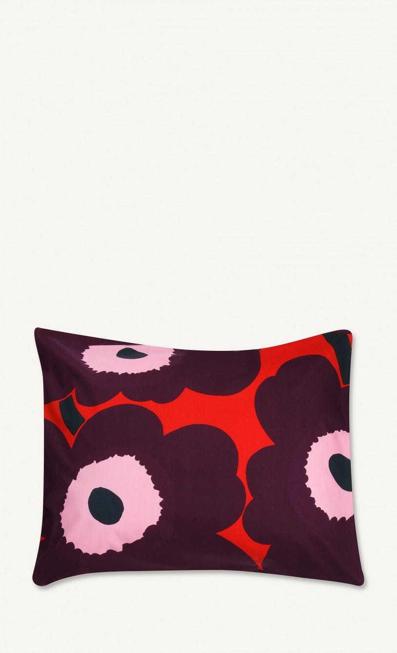 Funda de cojín con estampado floral de Marimekko