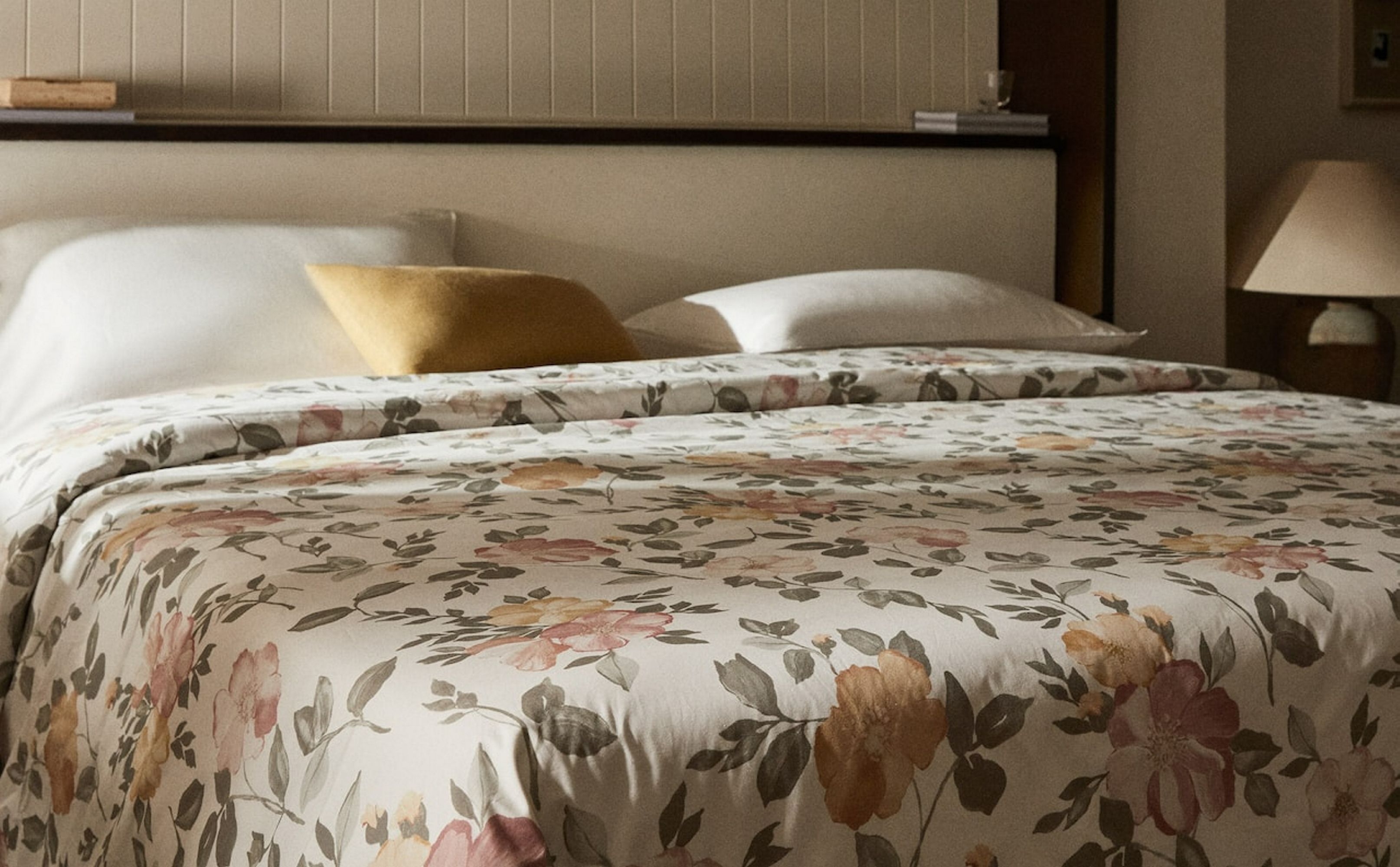 Cómo elegir y disponer la ropa de cama para un 'bed styling' ideal