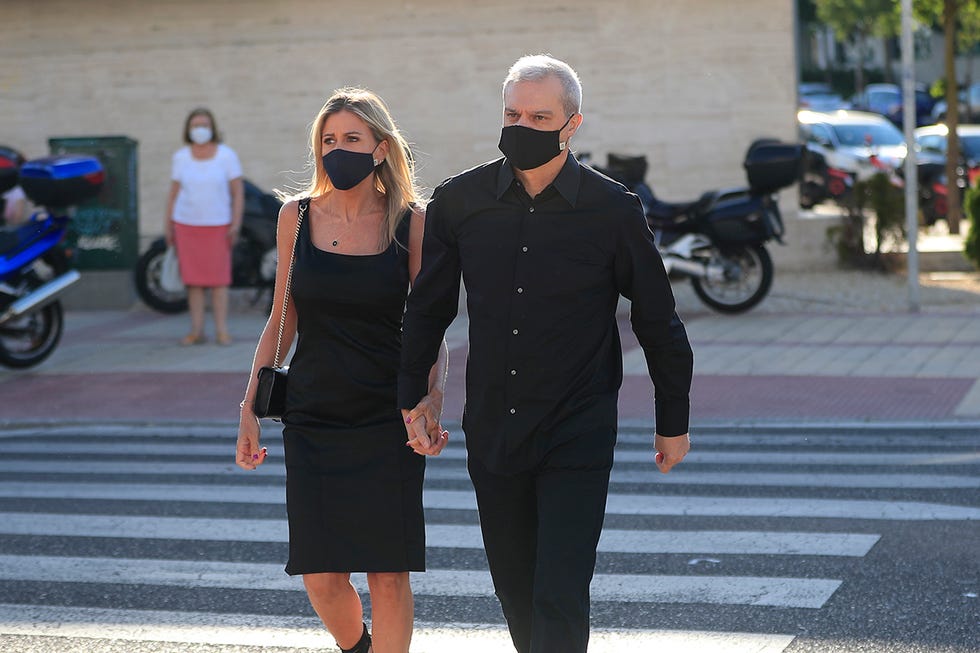 ramón garcía y su mujer, patricia cerezo, en el funeral de aless lequio