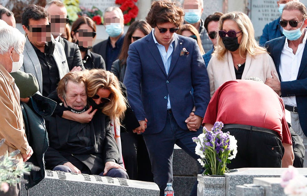 ramiro oliveros, en el funeral de concha márquez piquer