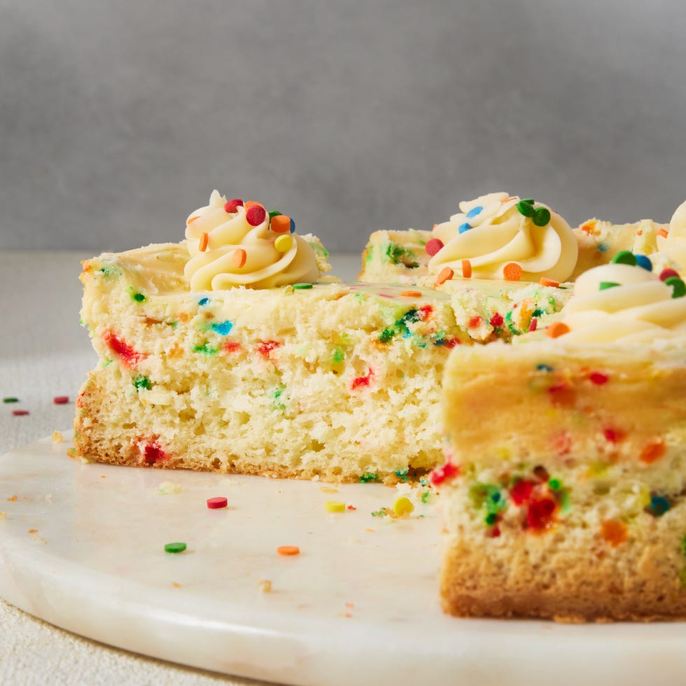 funfetti cheesecake with sprinkles