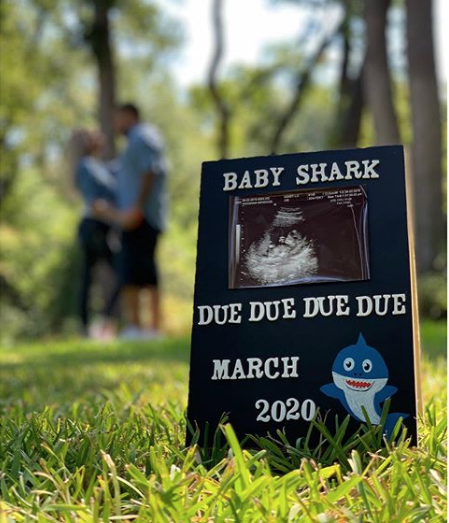 19 Funny Pregnancy Announcement Ideas: Pregnancy Announcement For