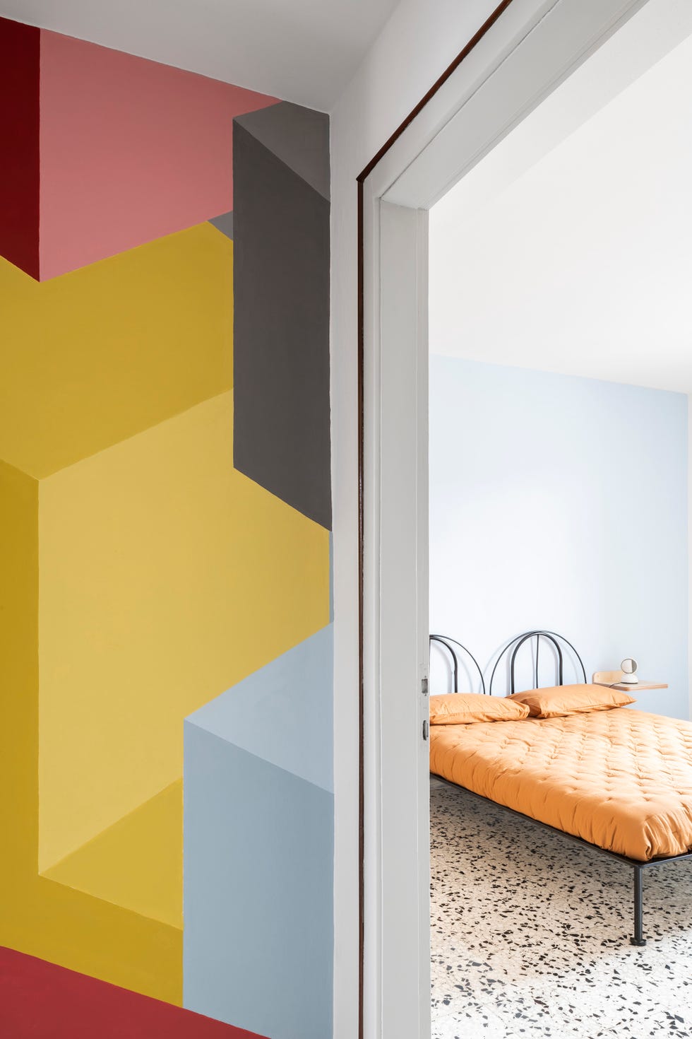 An Apartment Paying Homage to Enzo Mari in 50 m2 | Elle Decor