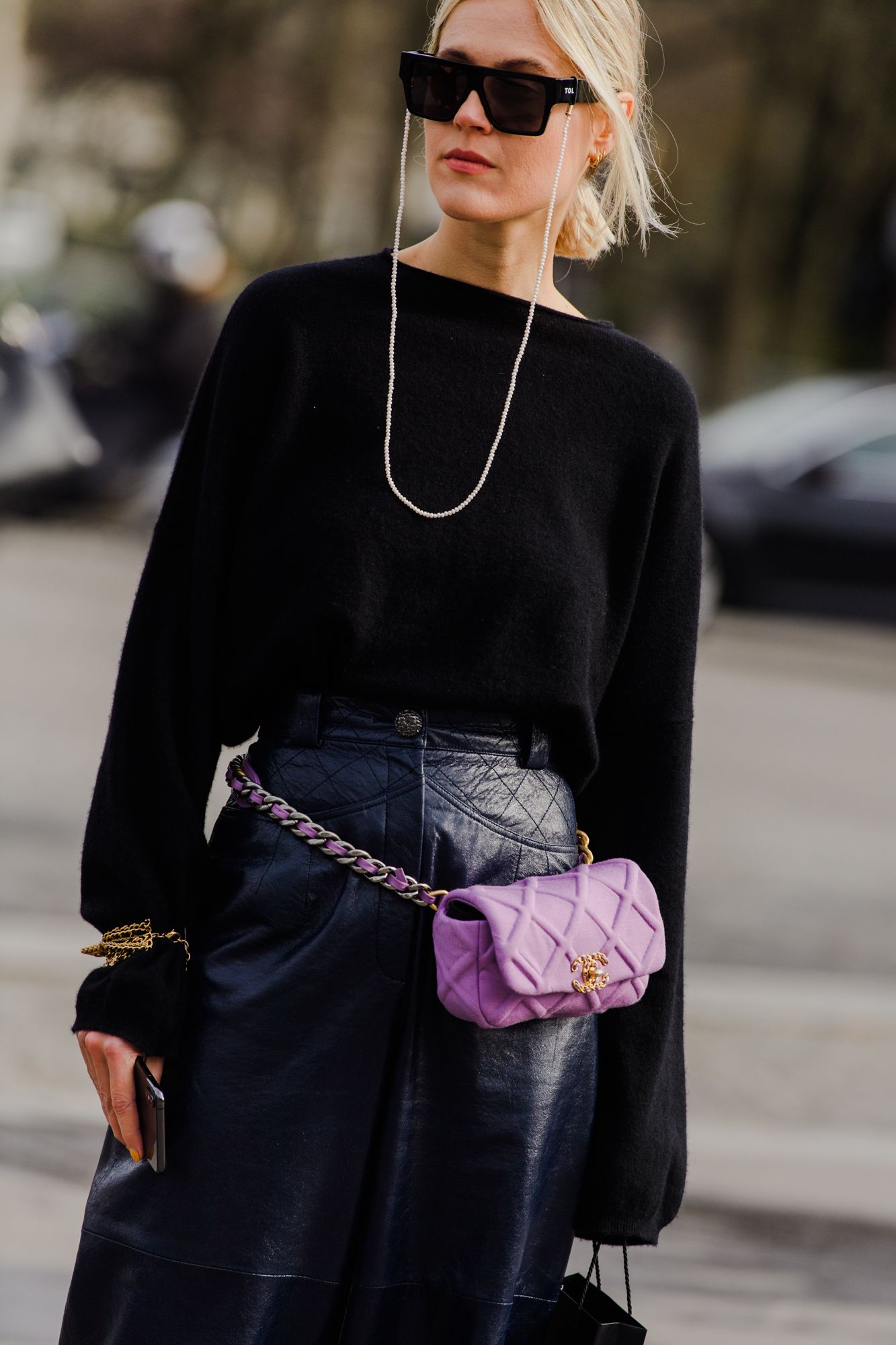 Louis Vuitton belt  Autumn street style, Street style paris