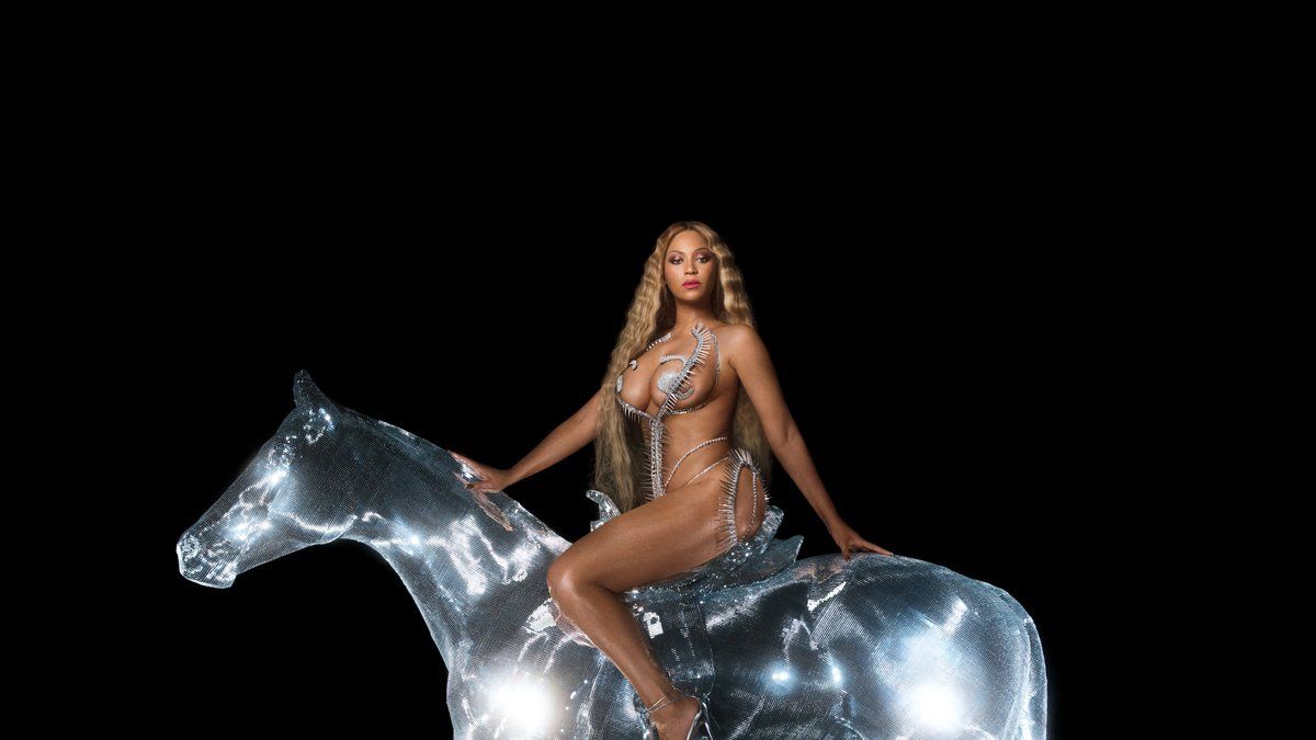 1200px x 675px - See BeyoncÃ© Pose atop a Holographic Horse for 'Renaissance' Cover