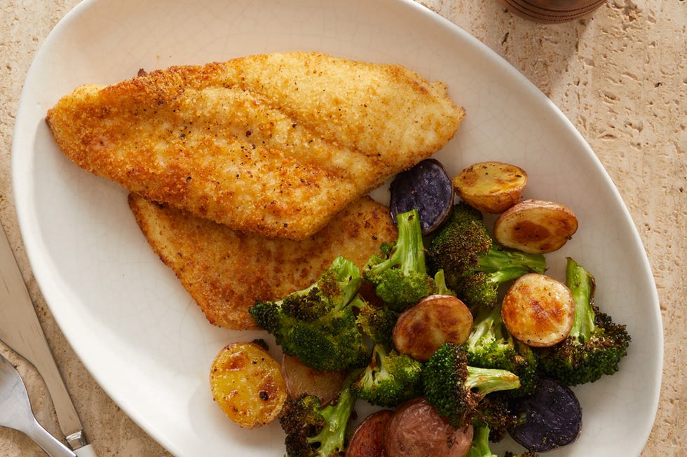 Baked Breaded Sole With Baby Potatoes and Broccoli