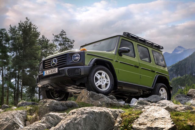 mercedes benz g class stronger than the 1980s edition on rocks