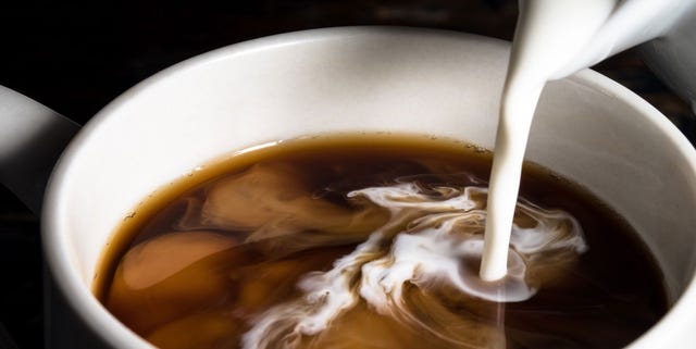 コーヒーに砂糖やミルクを入れる人に残念なニュース｜ELLE gourmet [エル・グルメ]