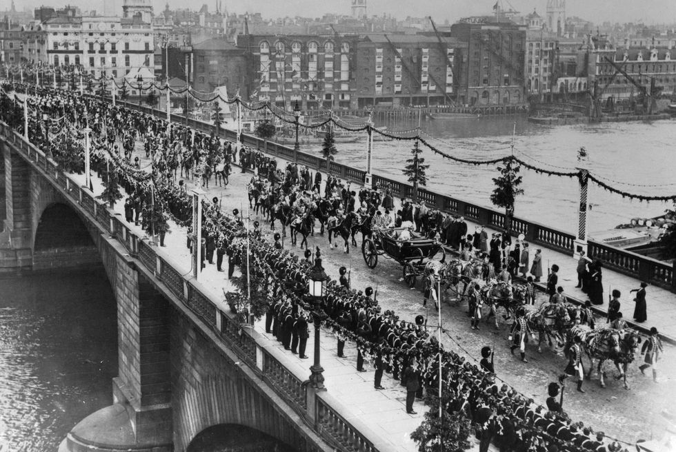 g4c37c the coronation procession of king george v crossing london bridge damaged negative