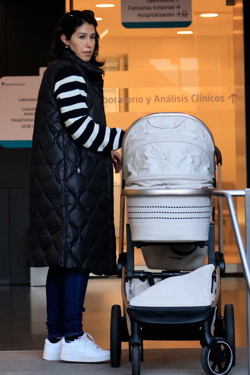 gabriela guillen estrena carrito para su bebe tras el robo del primero