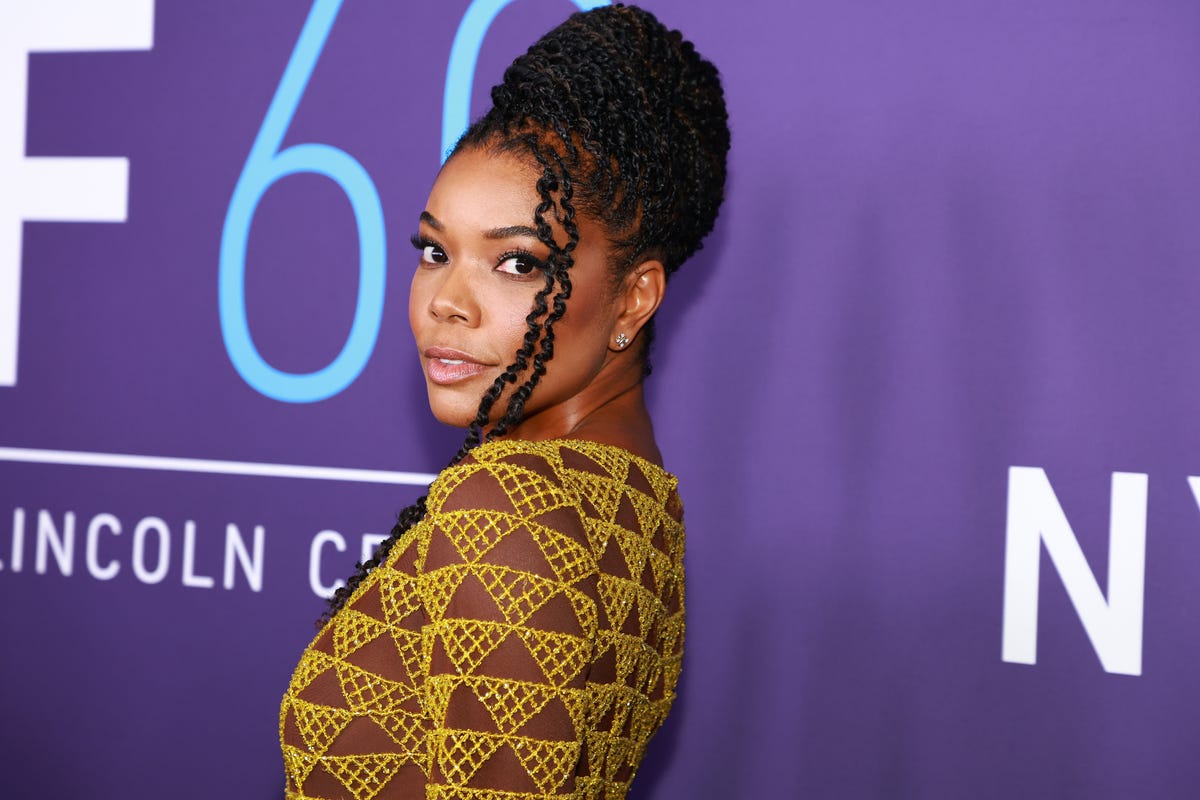 General view of books on display during actor/ Gabrielle Union News  Photo - Getty Images