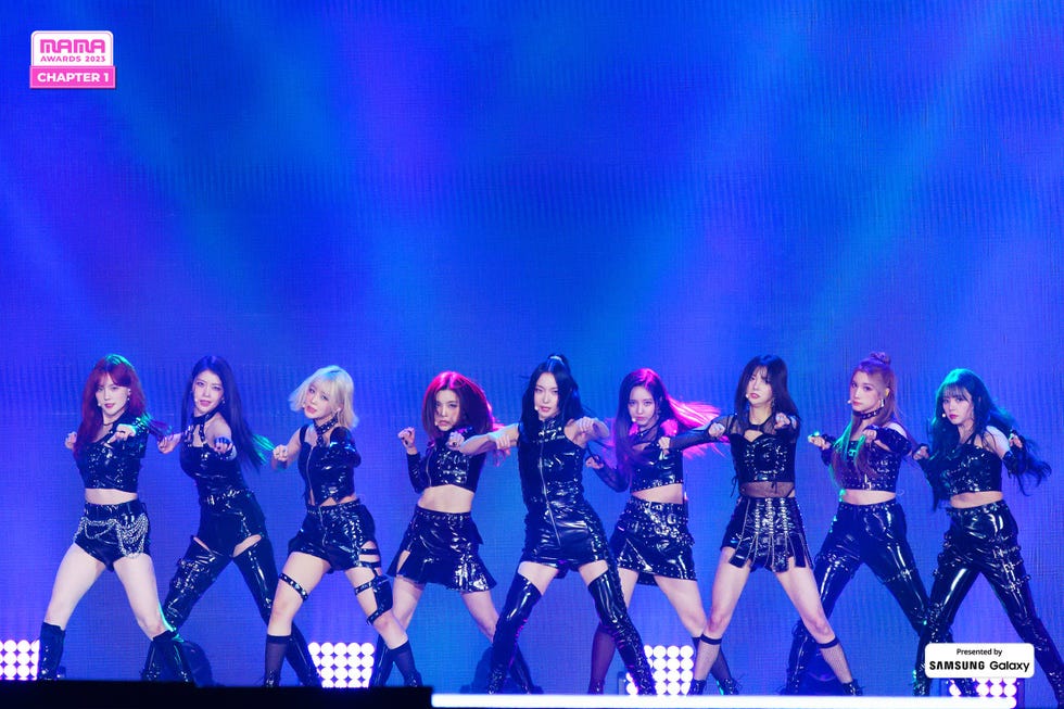 アルバム大賞はSEVENTEENの手に!MAMA AWARDS 2023のステージ アルバム大賞はSEVENTEENの手に!MAMA AWARDS 2023のステージ