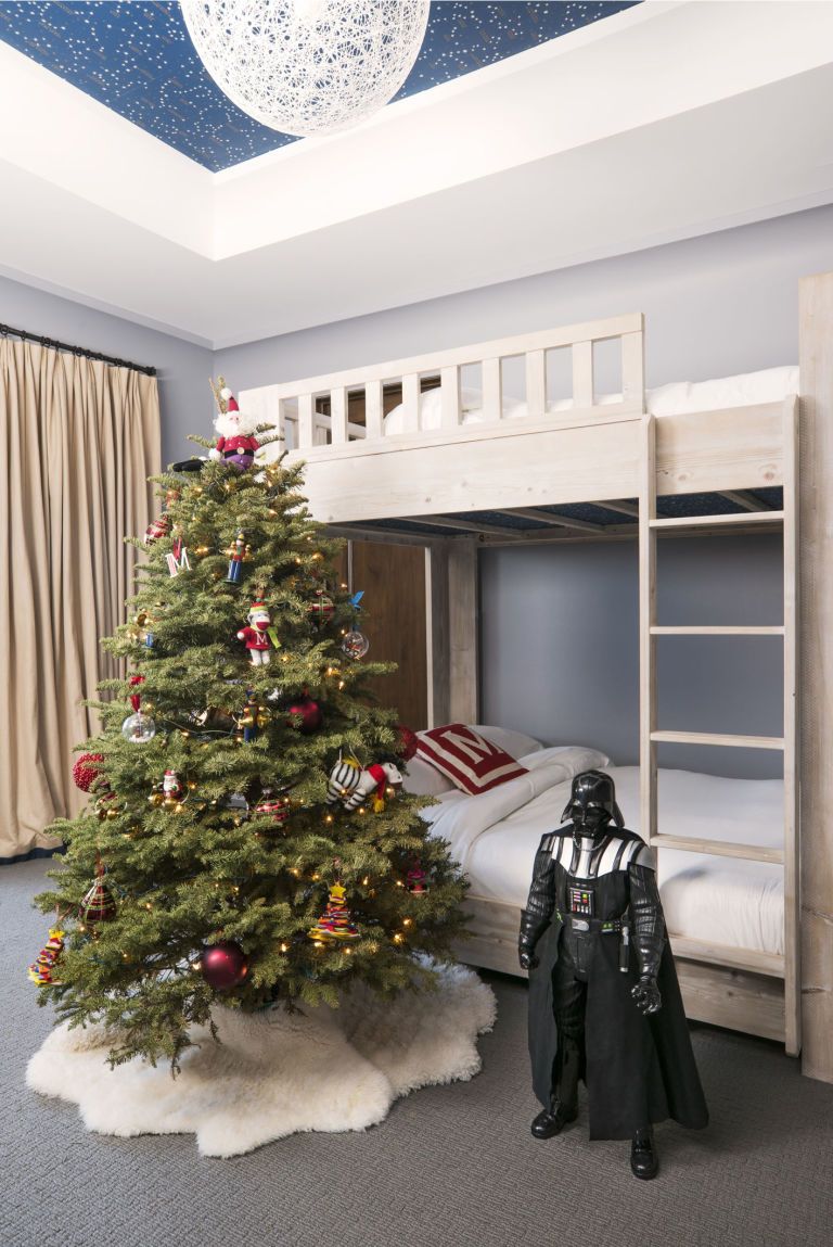 Interior design, Room, Christmas decoration, Christmas tree, Interior design, Christmas ornament, Holiday, Christmas eve, Home, Holiday ornament, 